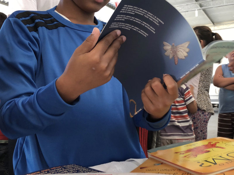 Livros vão ampliar acesso à leitura em serviços sociais