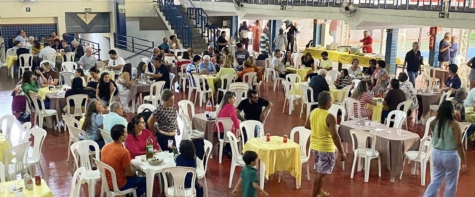 Feijoada beneficente reúne comunidade no MTC e supera expectativas