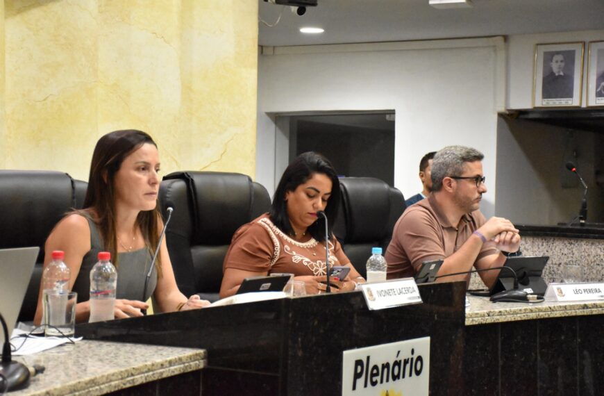 Vereadores Evandro Cheroso e Afonso da Saúde serão o presidente e o relator da Comissão que vai analisar o requerimento da suplente do Vereador Devail Gomes Corrêa (PP) solicitando a cassação de seu mandato