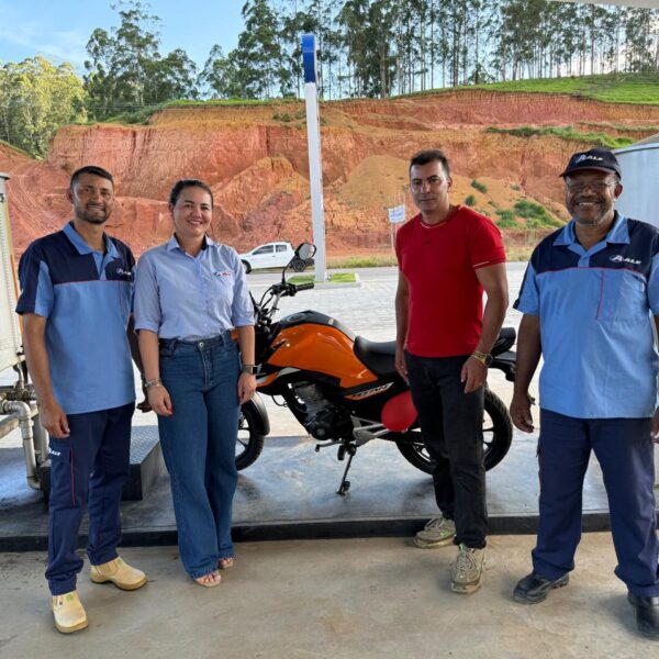 Morador de Campos dos Goytacazes ganha moto 0km em sorteio do Auto Posto Ancorado