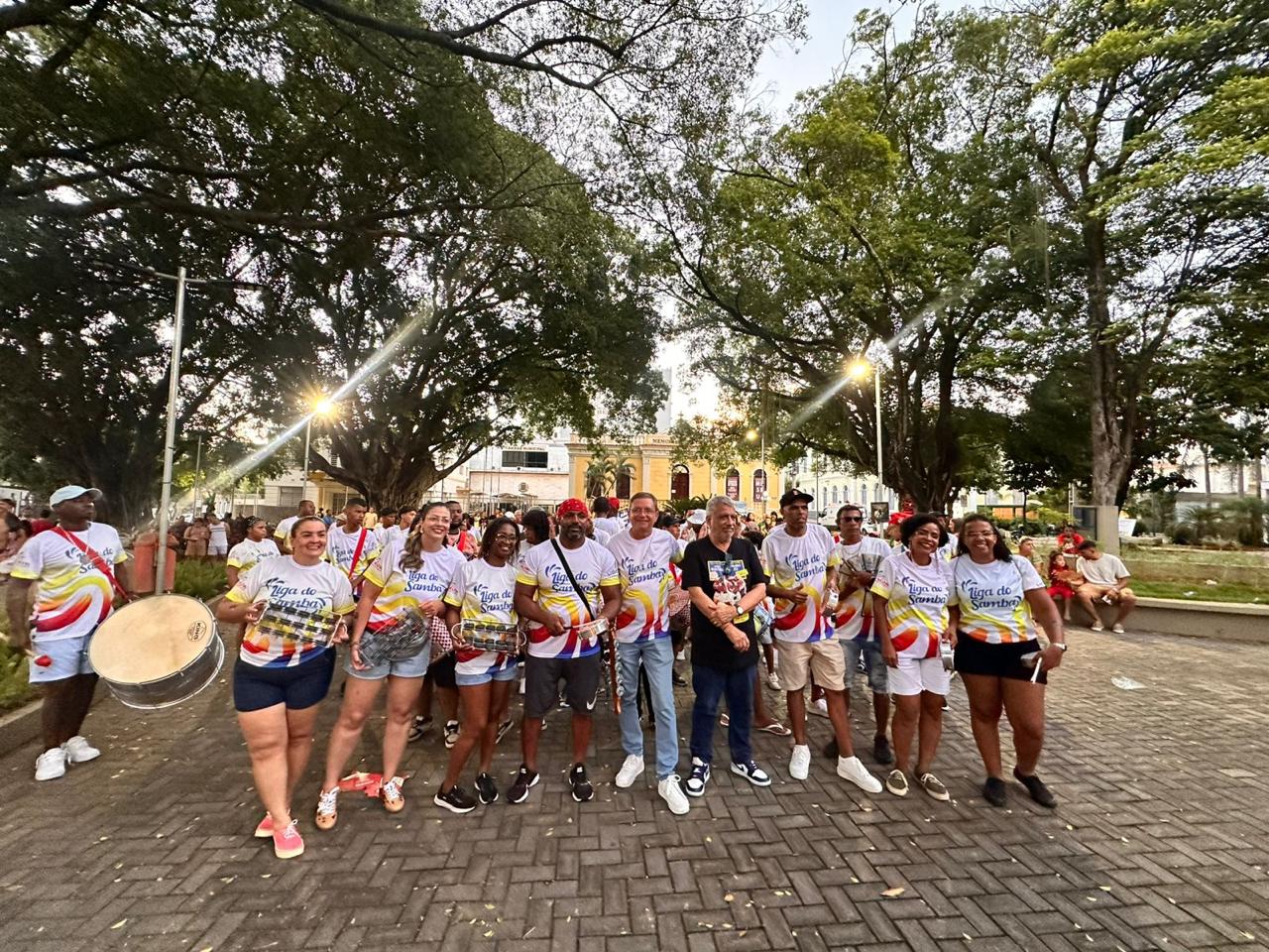 CarnaMur 2026 aquece Muriaé e promete desfiles históricos na avenida