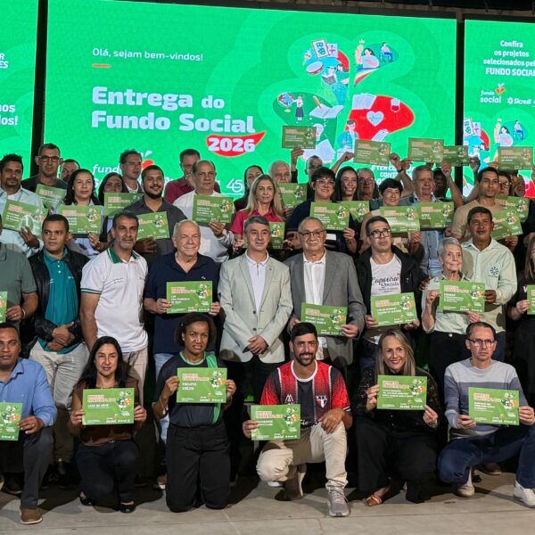 Fundo Social do Sicredi beneficia cerca de 70 entidades em Minas Gerais durante cerimônia realizada em Muriaé