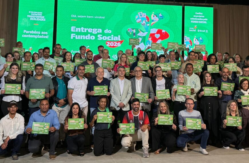 Fundo Social do Sicredi beneficia cerca de 70 entidades em Minas Gerais durante cerimônia realizada em Muriaé