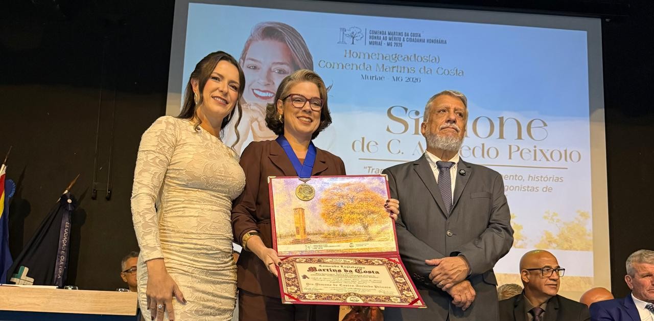 Simone de Castro recebe a Comenda Legislativa Martins da Costa